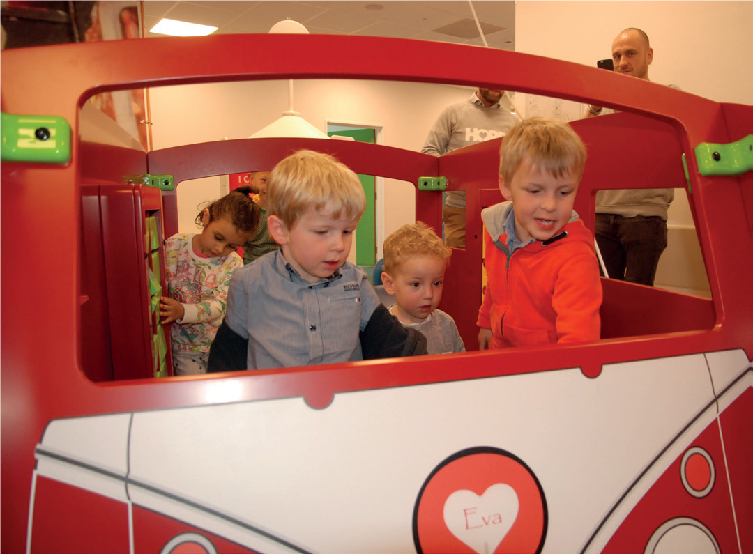 Hope vzw schenkt het KidZ Health Castle interactieve speeltuigen